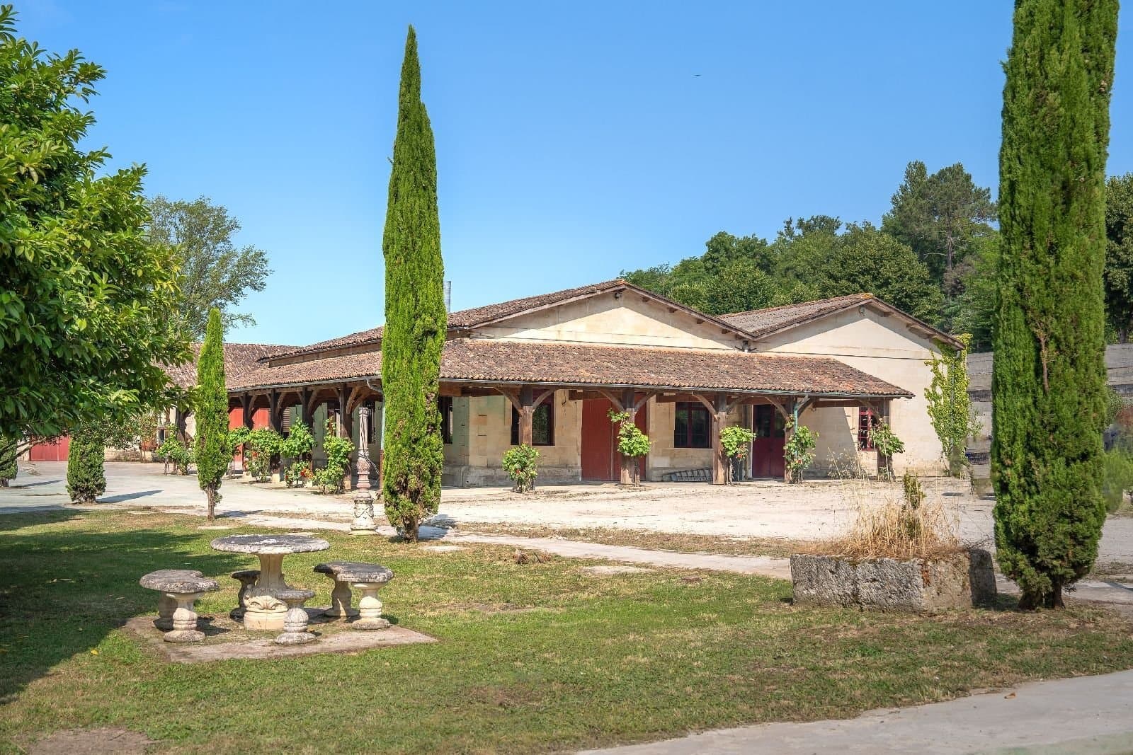 Elegant 19th Century Château Surrounded By Landscaped Park 5