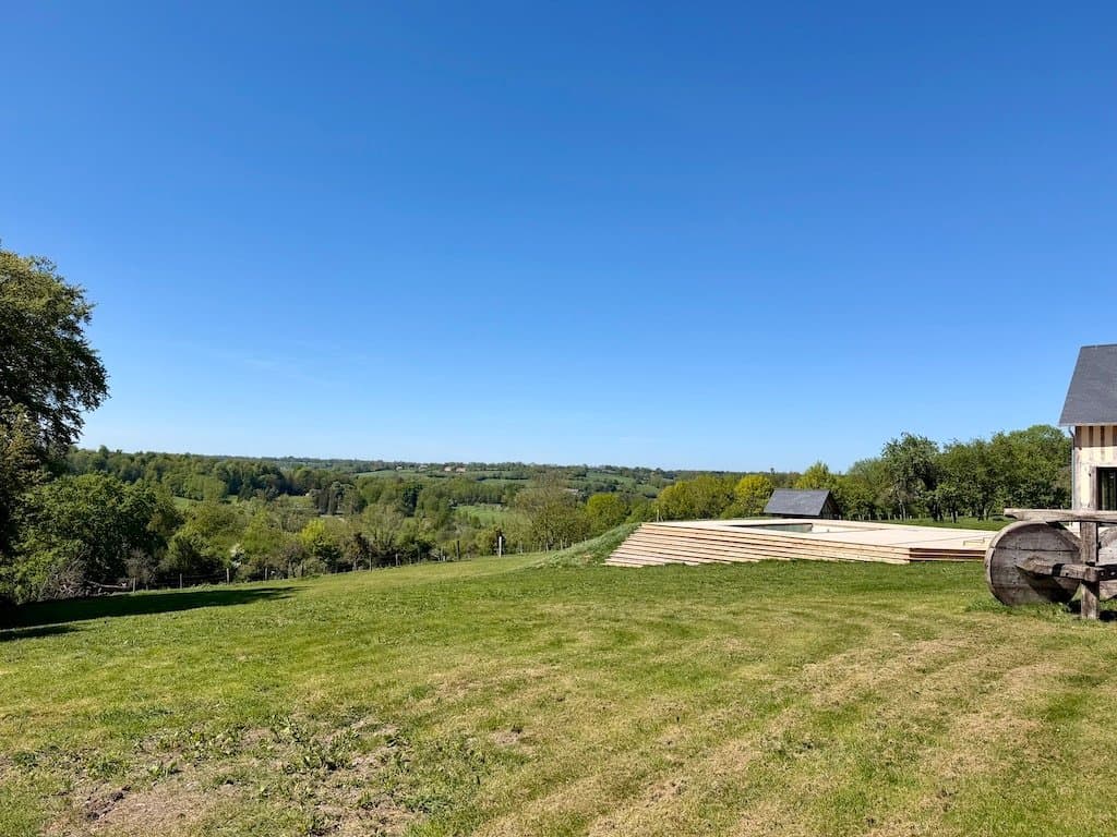 Elegant Renovated Press House With Dominant Countryside View 4