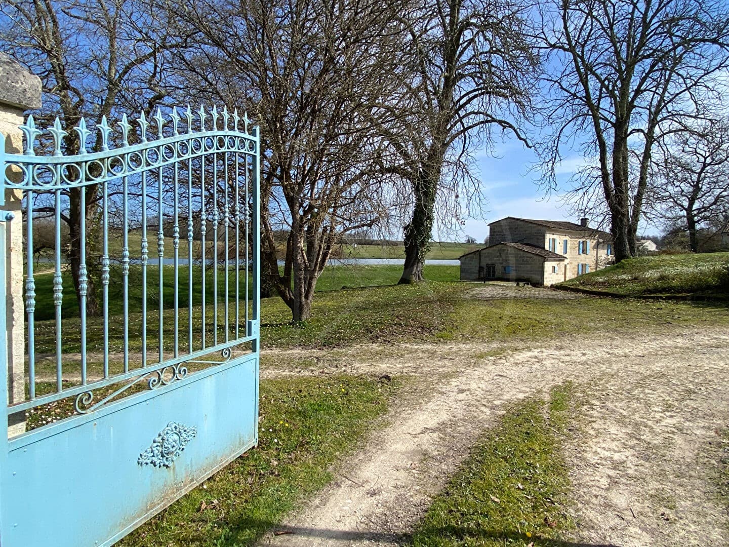 Exceptional Castle With Two Houses And Lake Views 4