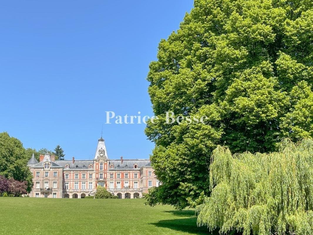 Neo-Louis XIII Style Flat With Patio In A 5 Hectare Château 2