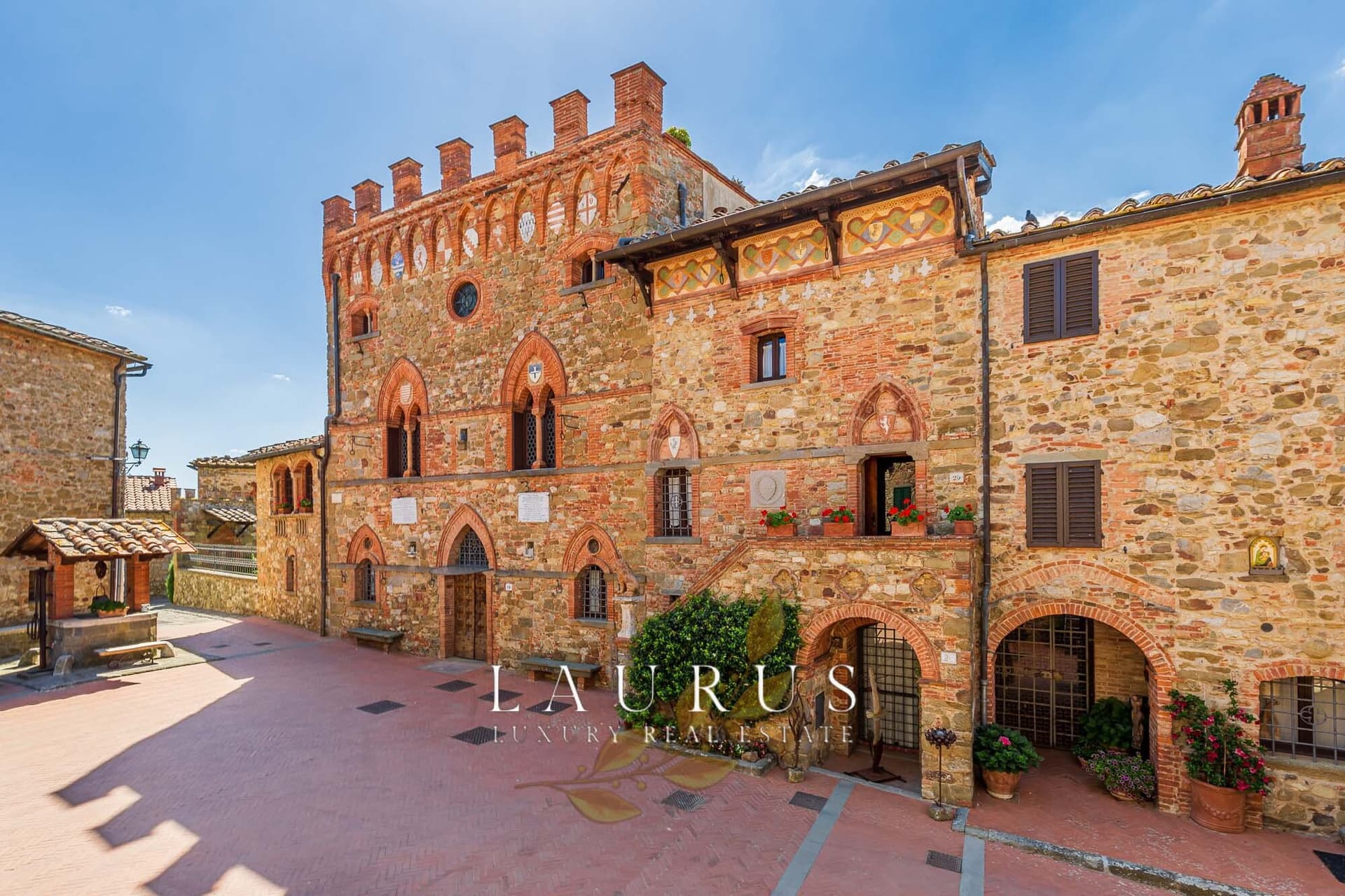 Historic Castle With Panoramic Views In Chianti