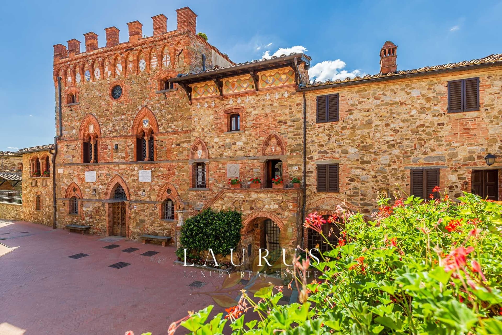 Historic Castle With Panoramic Views In Chianti 2