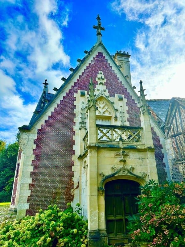 Exceptional 16th Century Manor House Set Within A 2 Hectare Park 2