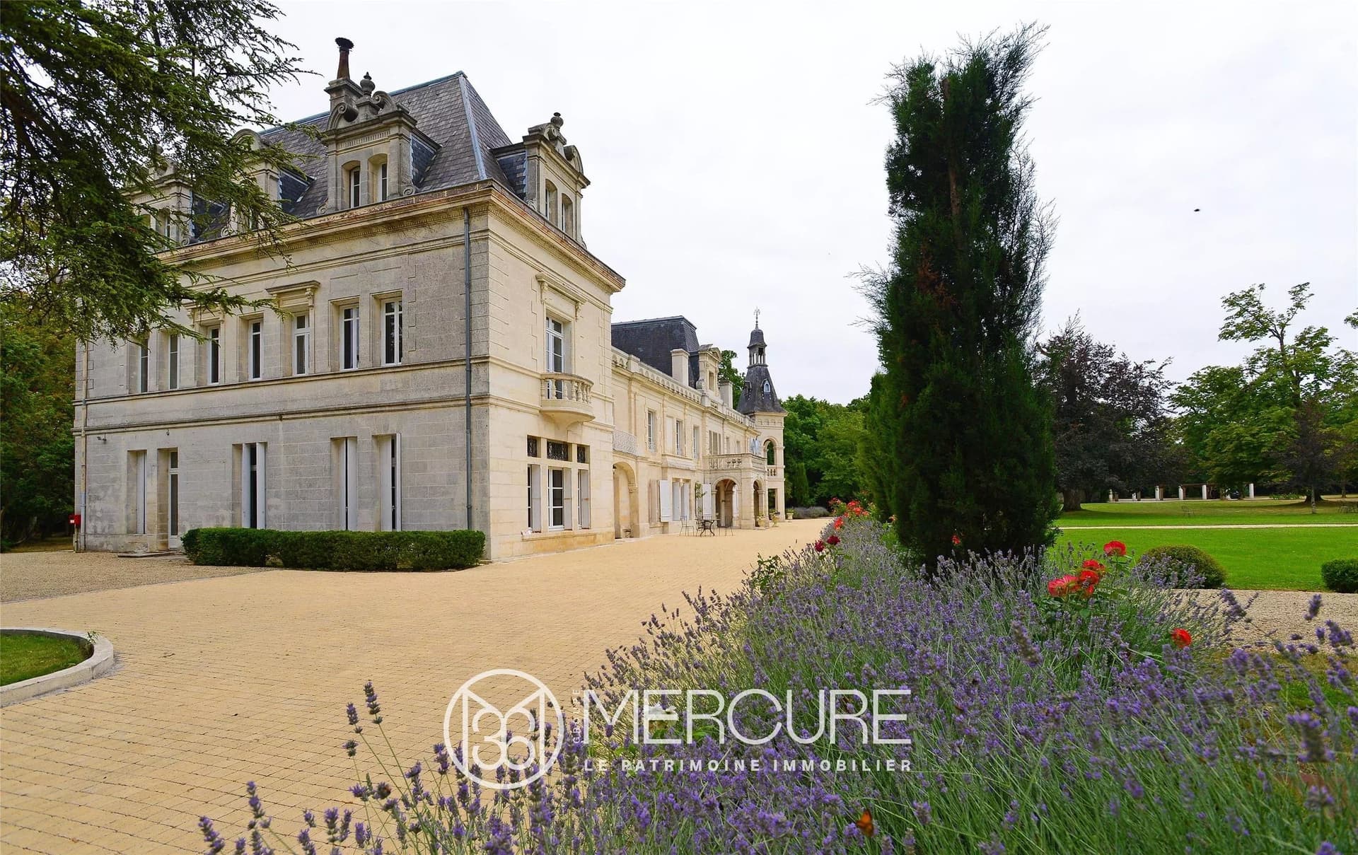 19th Century Château With Guest Houses, Sauna, And Swimming Pool 2