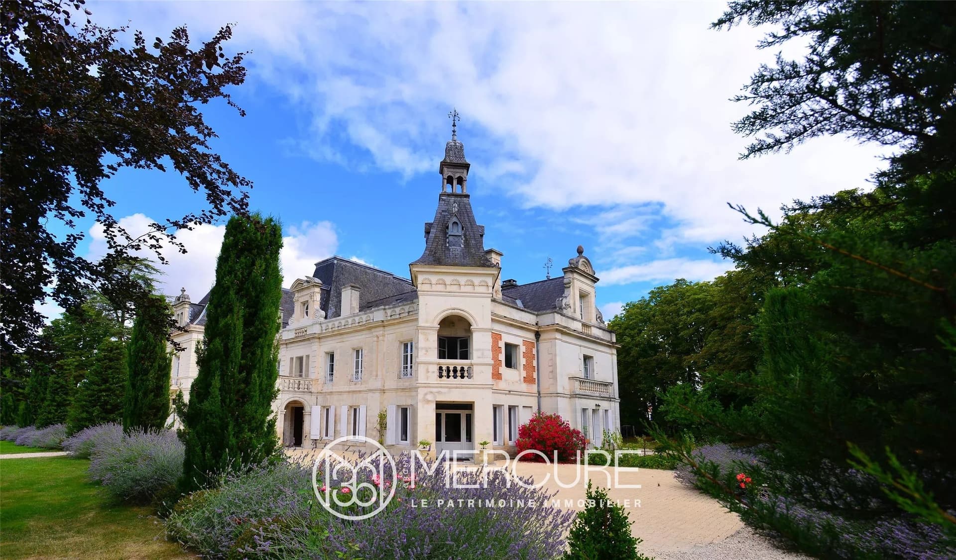 19th Century Château With Guest Houses, Sauna, And Swimming Pool 3