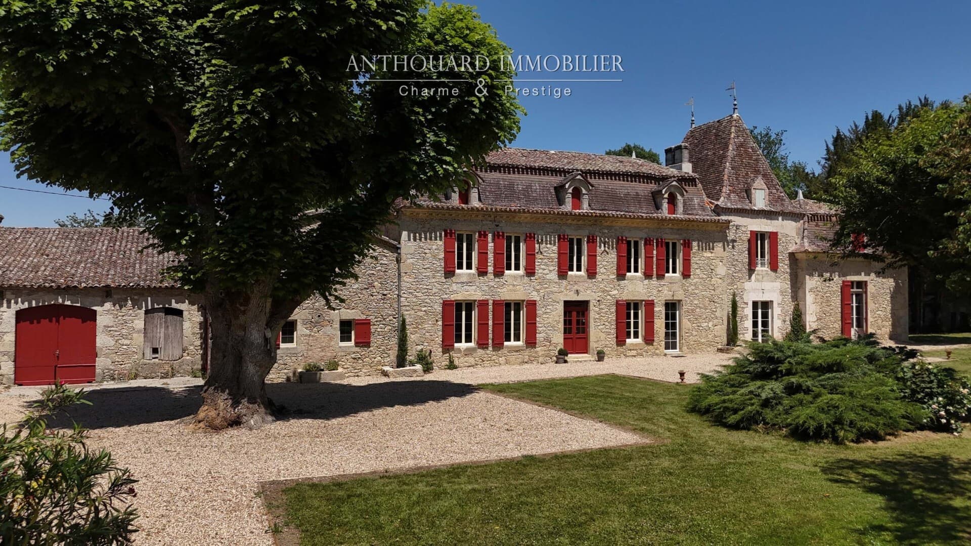 Spacious Castle With 7 Bedrooms And Swimming Pool 2