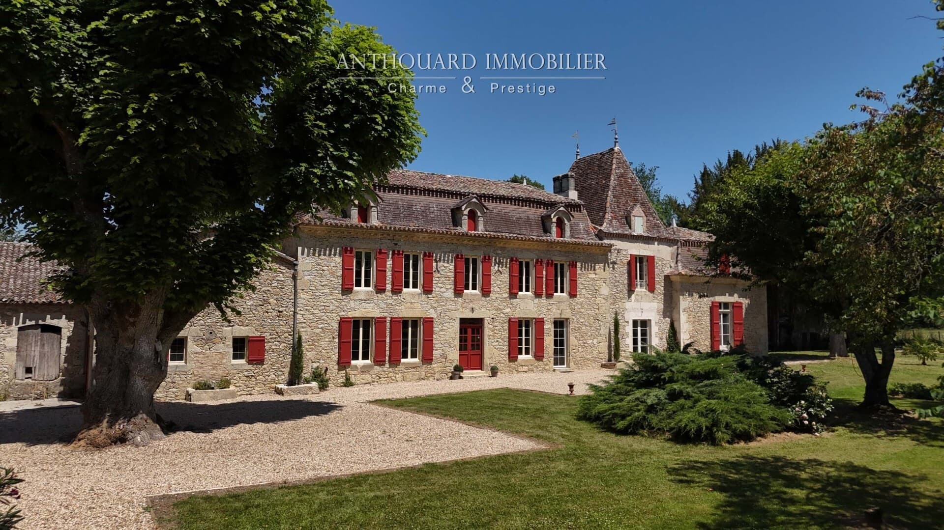 Spacious Castle With 7 Bedrooms And Swimming Pool 4