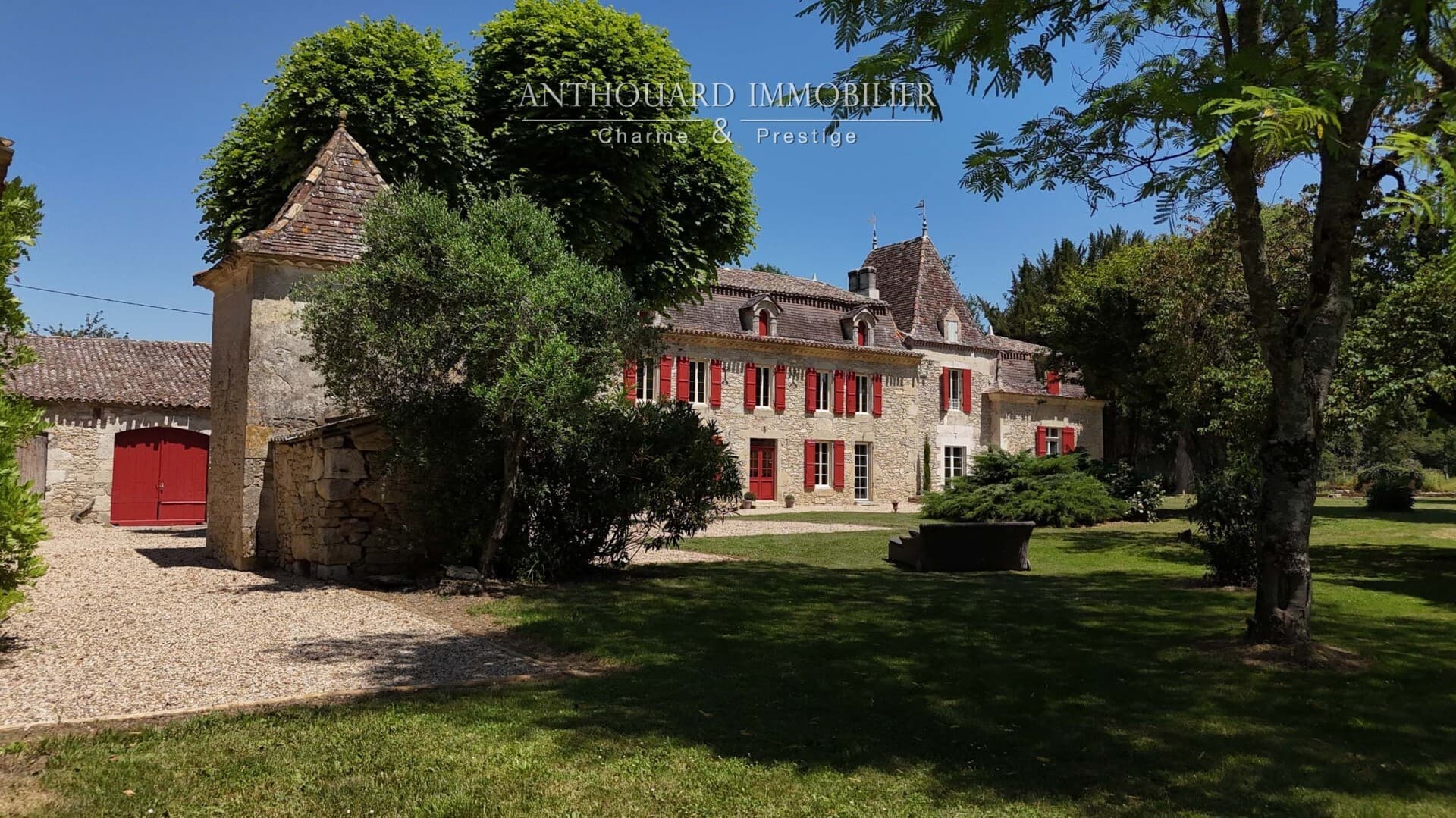 Spacious Castle With 7 Bedrooms And Swimming Pool 5