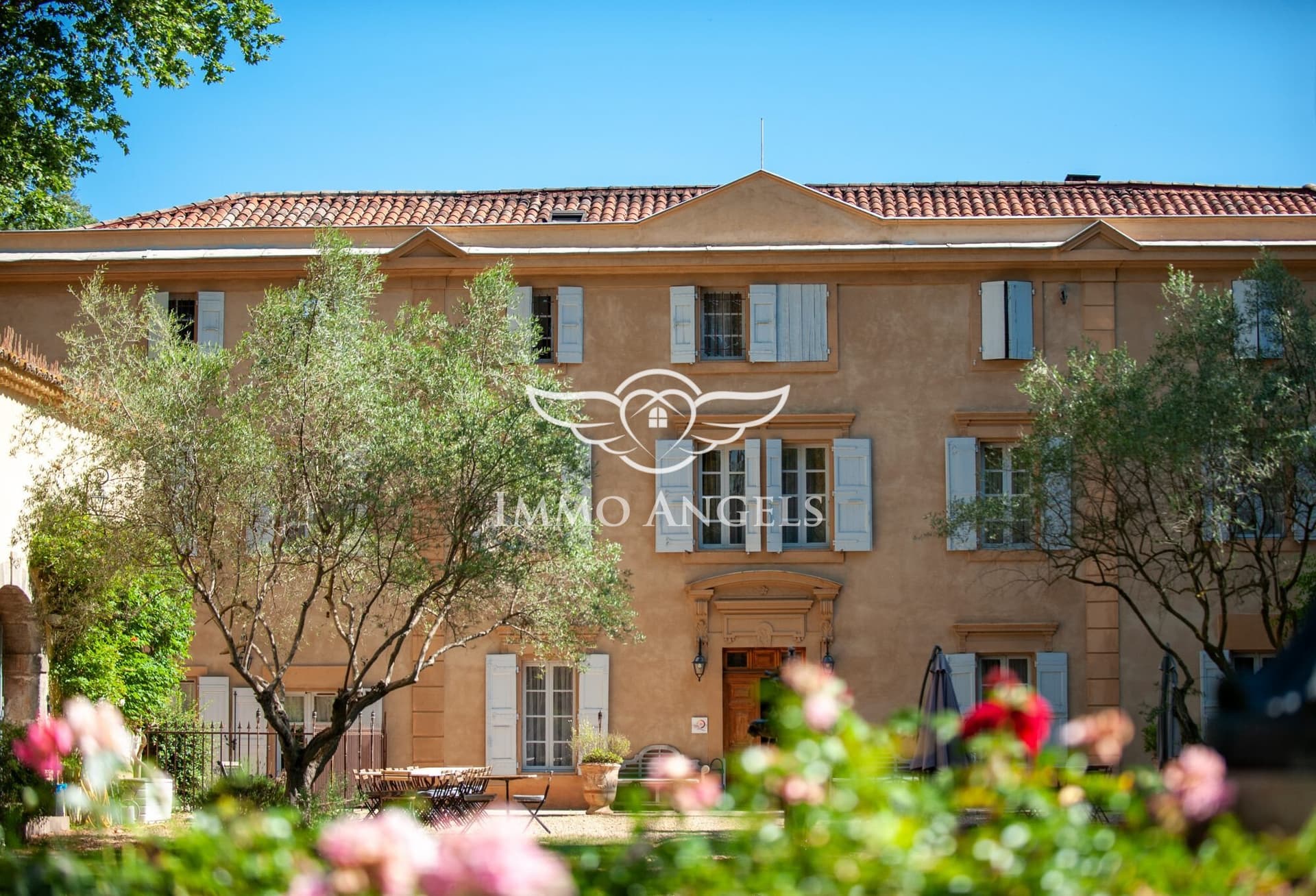 Magnificent 18th Century Château With Vineyard And Panoramic Views