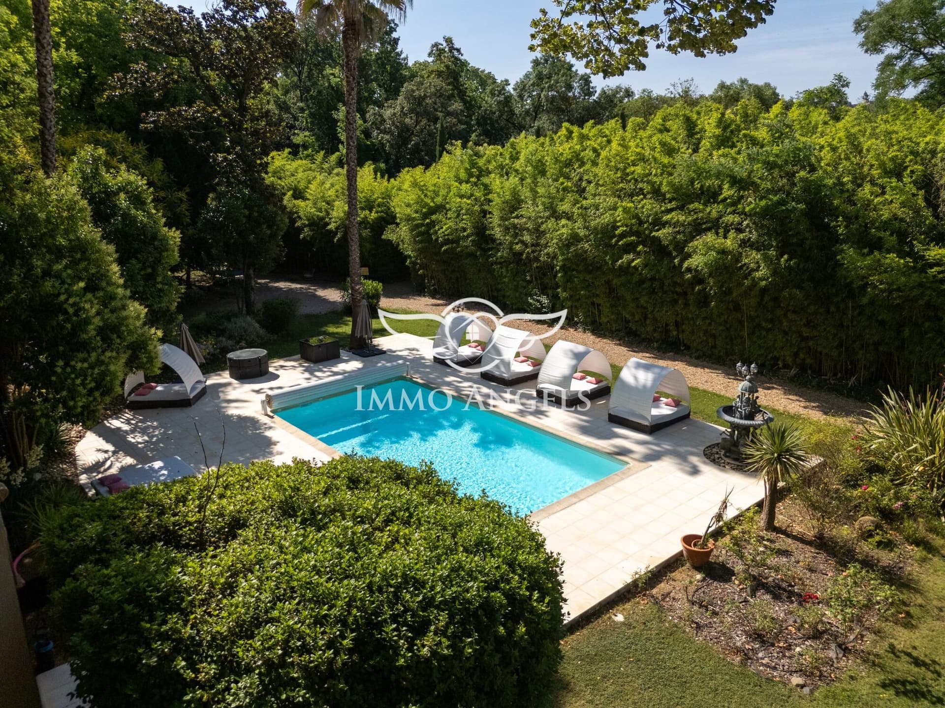 Magnificent 18th Century Château With Vineyard And Panoramic Views 5