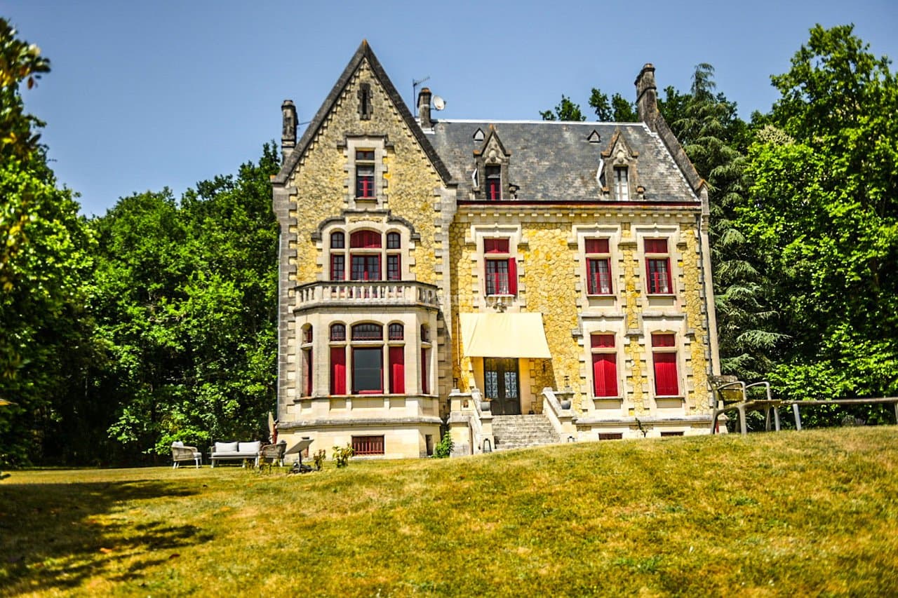 Castles for sale in Périgord Blanc