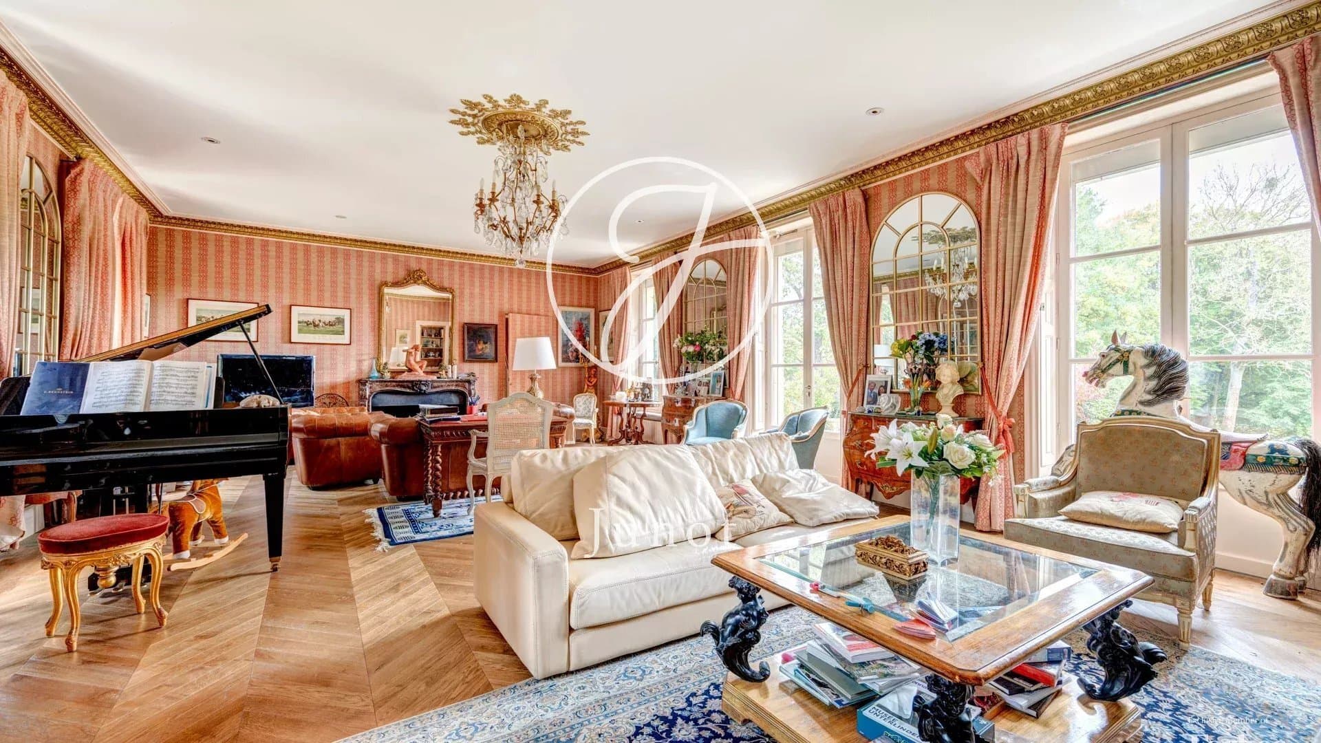 Historic Château With Tennis Court And Landscaped Gardens 5