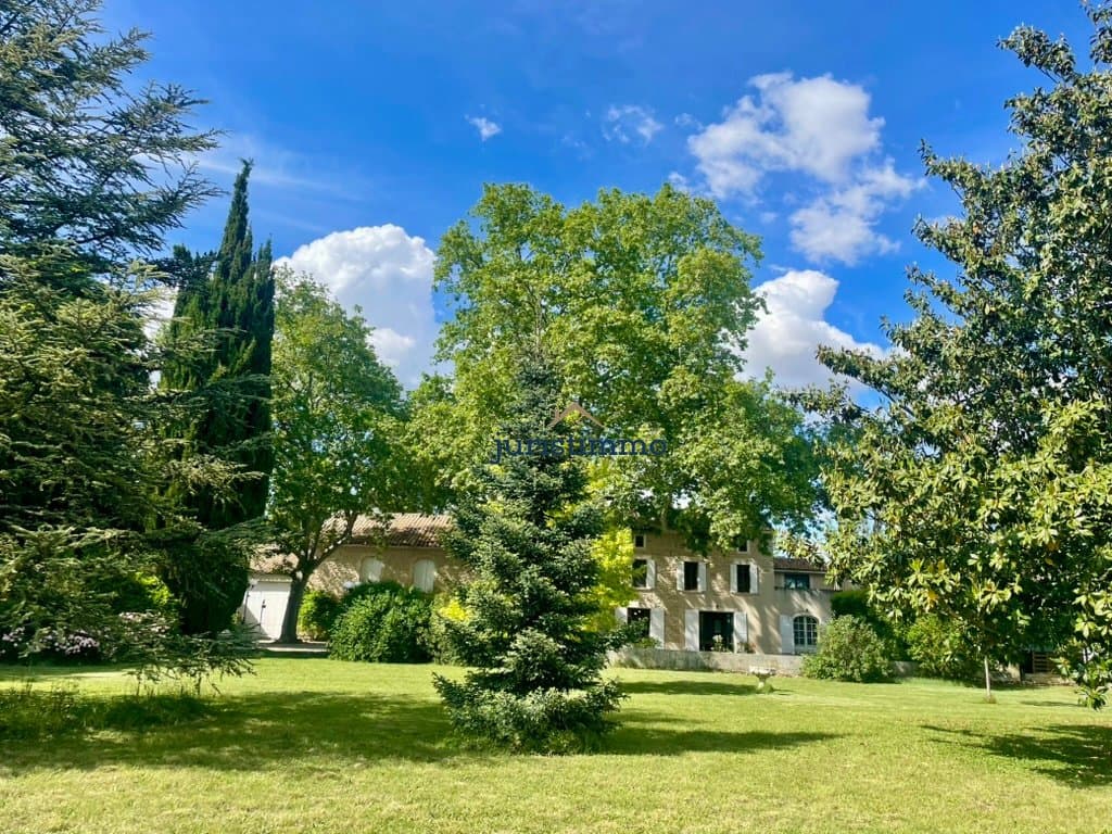 Elegant 19th Century Family Home With Winery And Vineyard 3