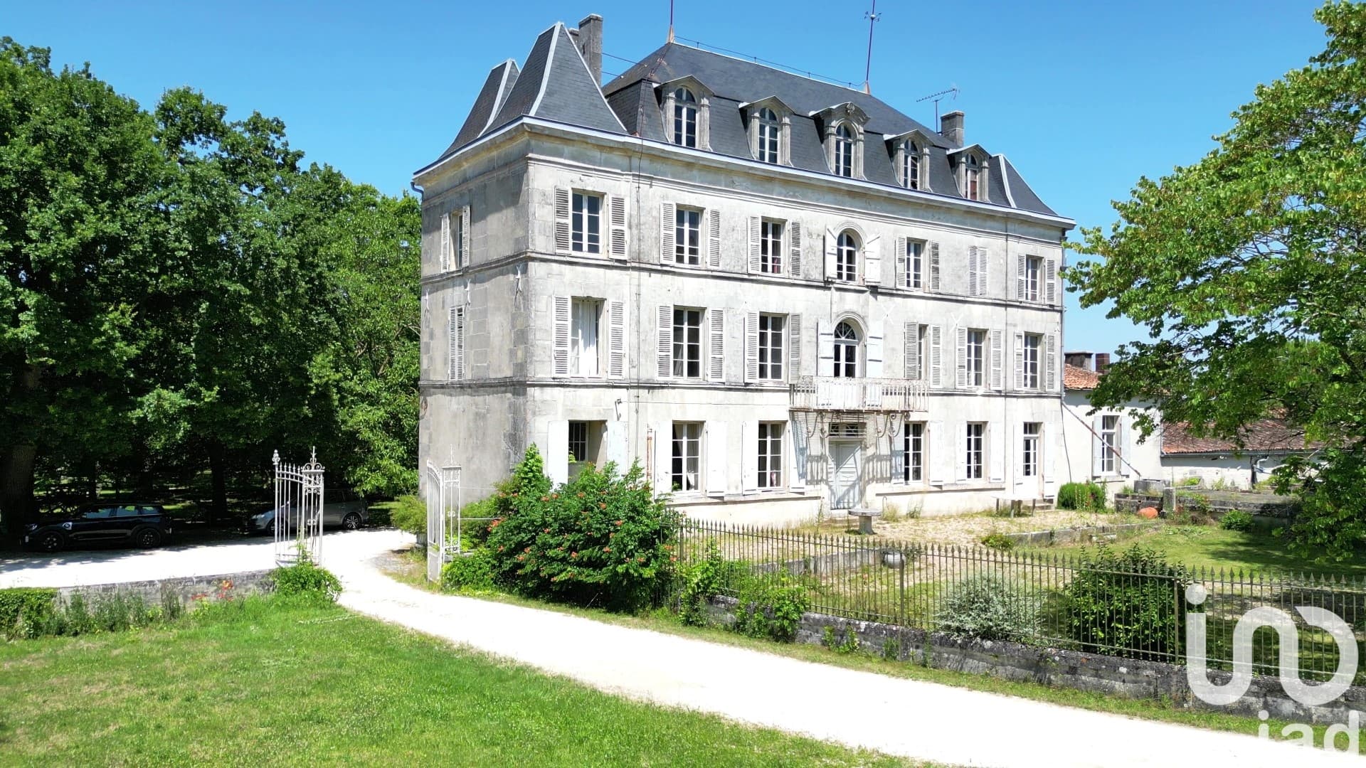 Charming 1850 Castle With 15 Bedrooms 3