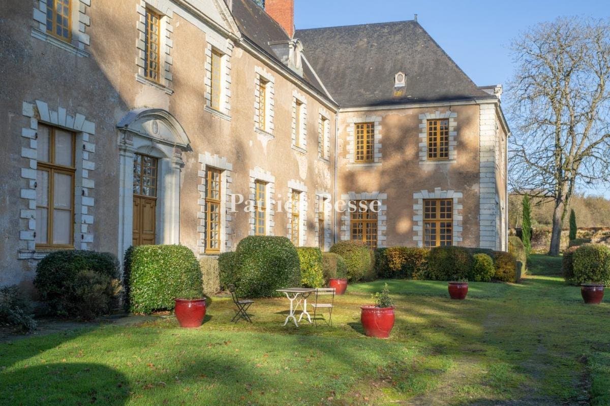 Historical 17th Century Château With Equestrian Facilities And Expansive Grounds 4