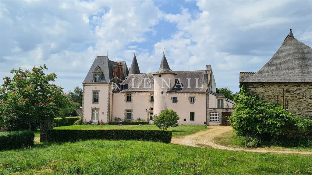Historic Château with Equestrian Facilities and Expansive Grounds — Château for sale in Brittany, France