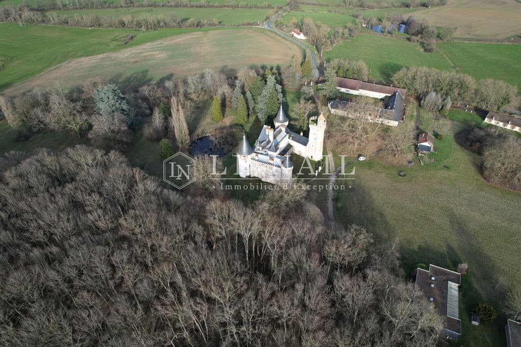 Medieval Castle with Extensive Grounds and Multiple Gîtes 2