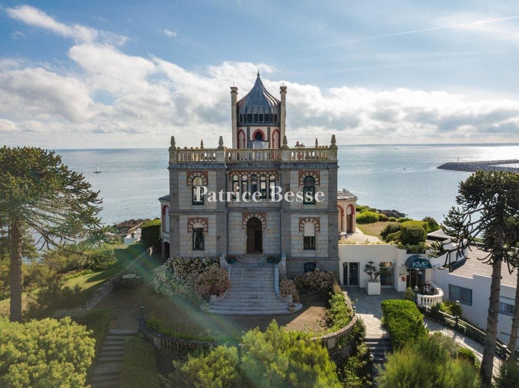 Moorish Revival Villa With Panoramic Sea Views In Brittany — Villa for sale in Brittany, France