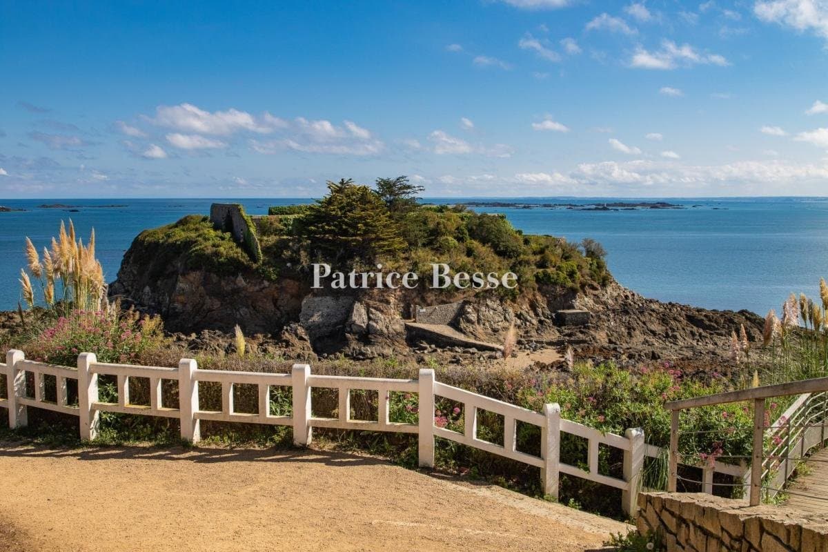 Moorish Revival Villa With Panoramic Sea Views In Brittany 5