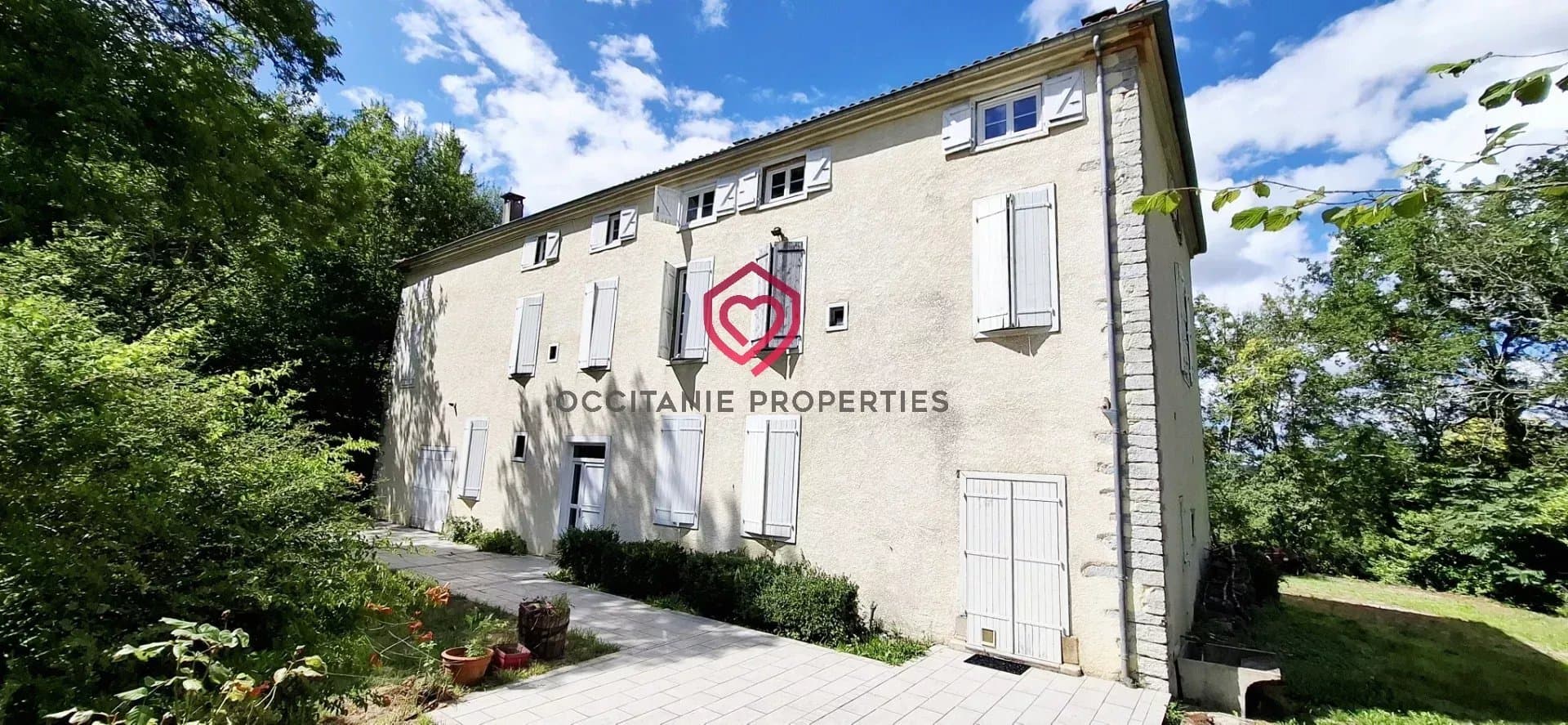 Historic Castle With 288 Sqm Living Space And 5 Hectares Of Land 4