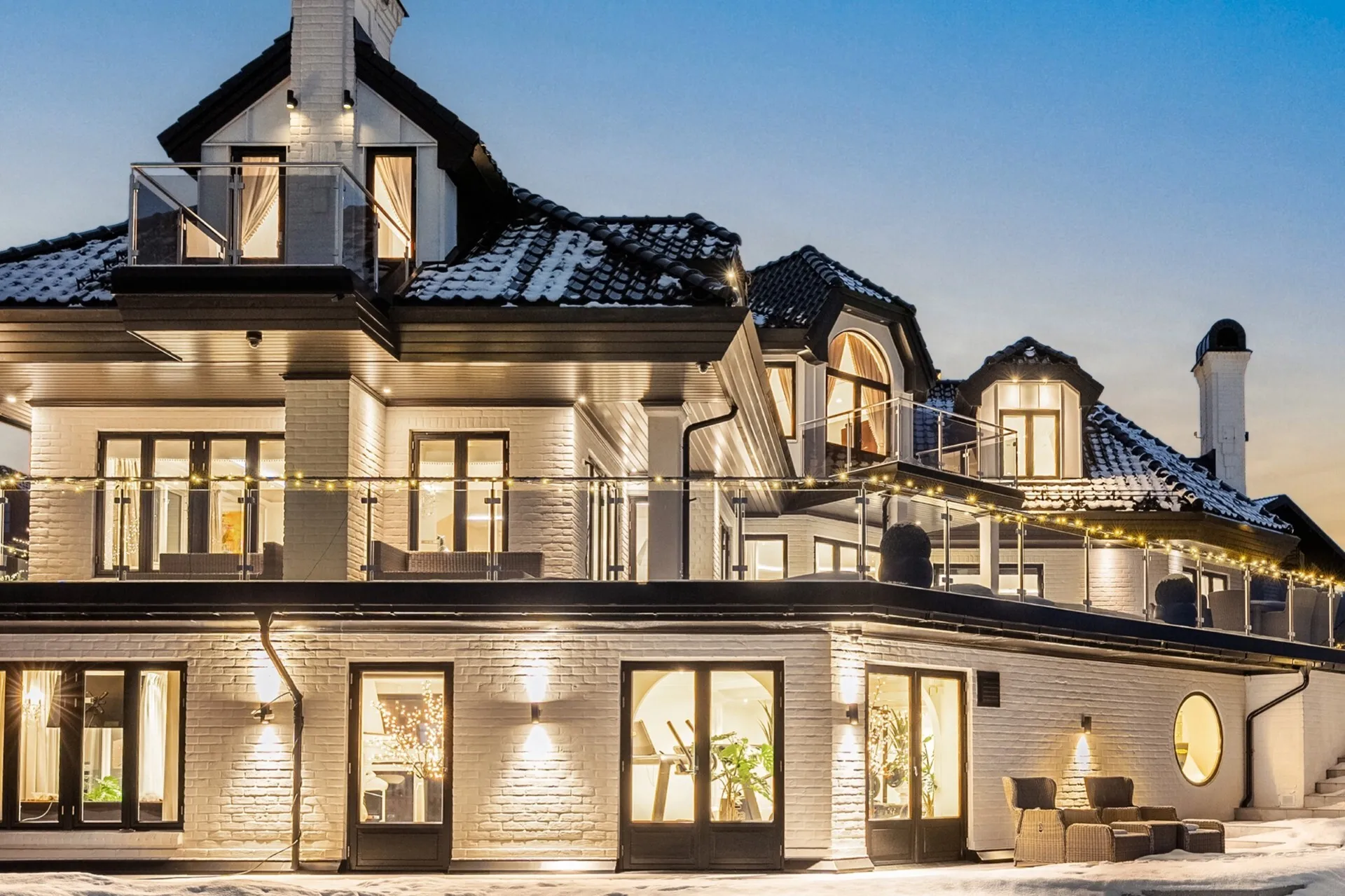 Stunning Oceanfront Mansion With Private Beach And Pier 5