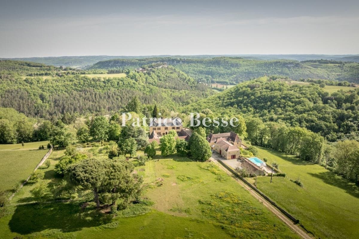 Late 17th Century Château With Breathtaking Views And 38 Hectares Of Land 5