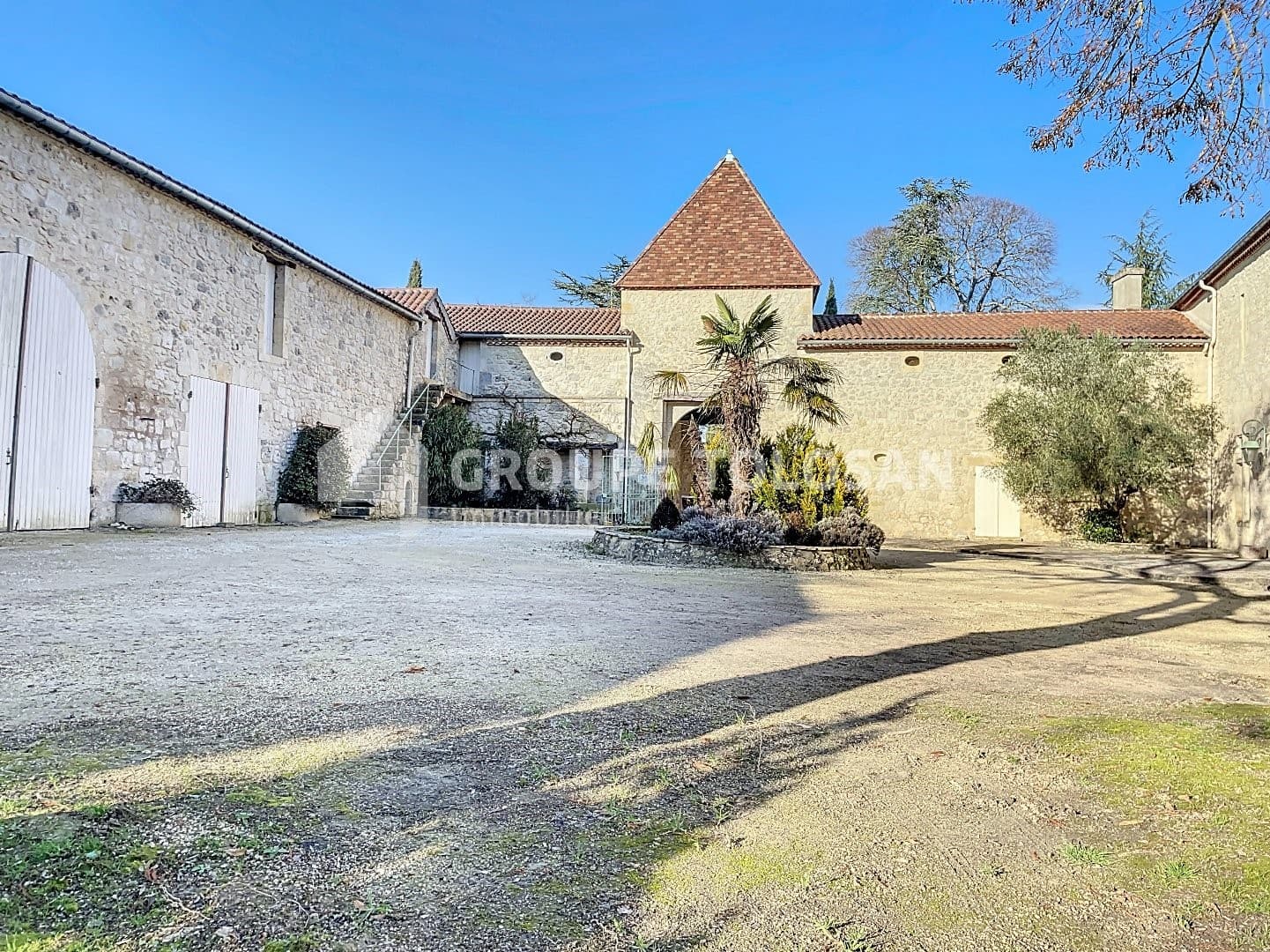 Renovated 18th Century Castle with Swimming Pool 3