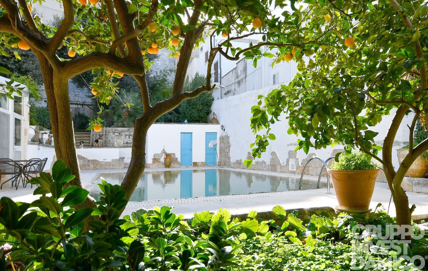 Historic Building With Private Pool And Multiple Apartments In Ostuni 3