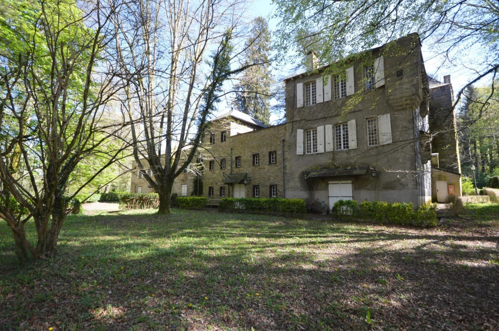 Elegant 17th Century Castle With 55 Hectares Of Parkland 5