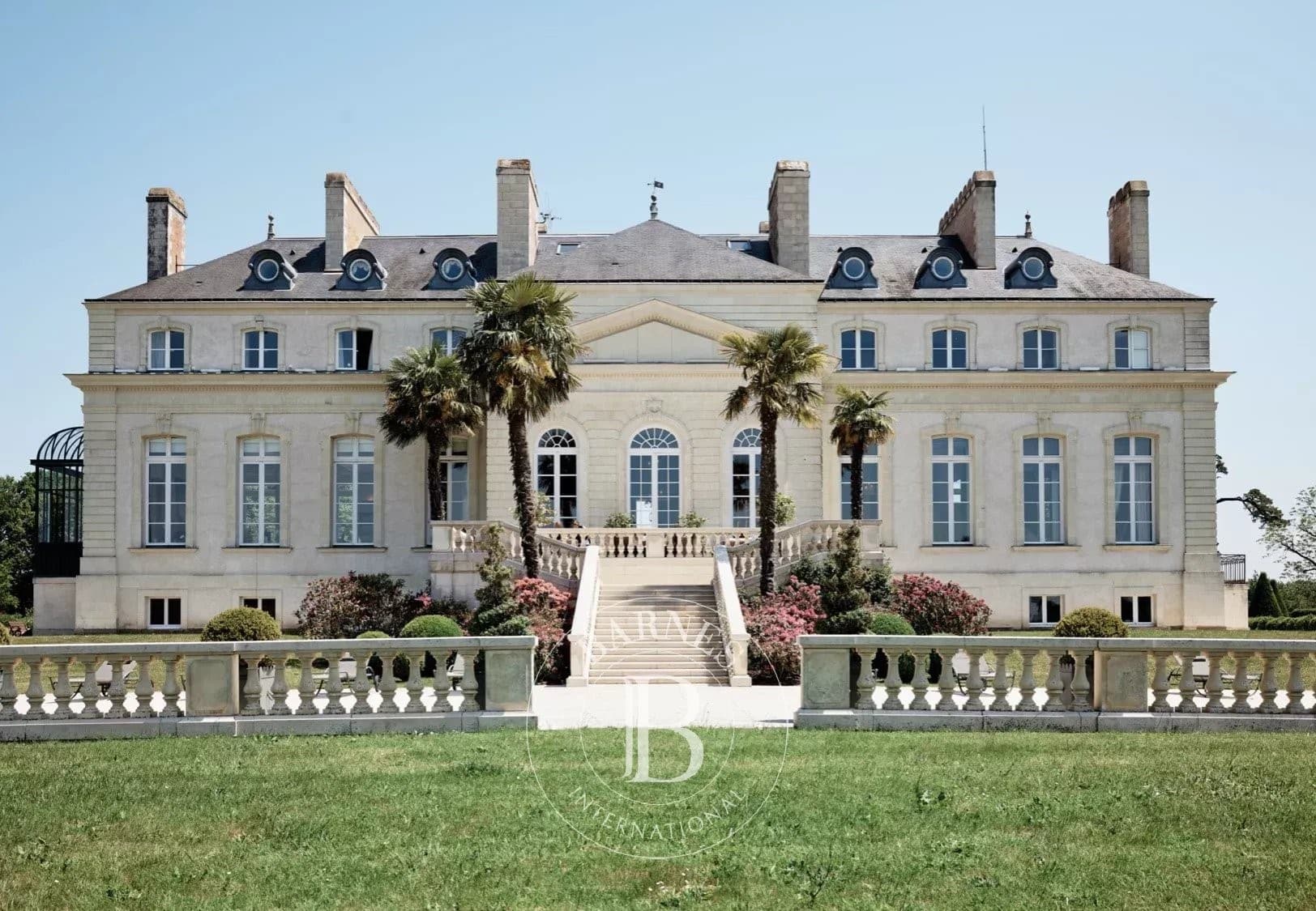 Renovated 18th Century Château With Equestrian Facilities Near Nantes — Château for sale in Loire-Atlantique, France