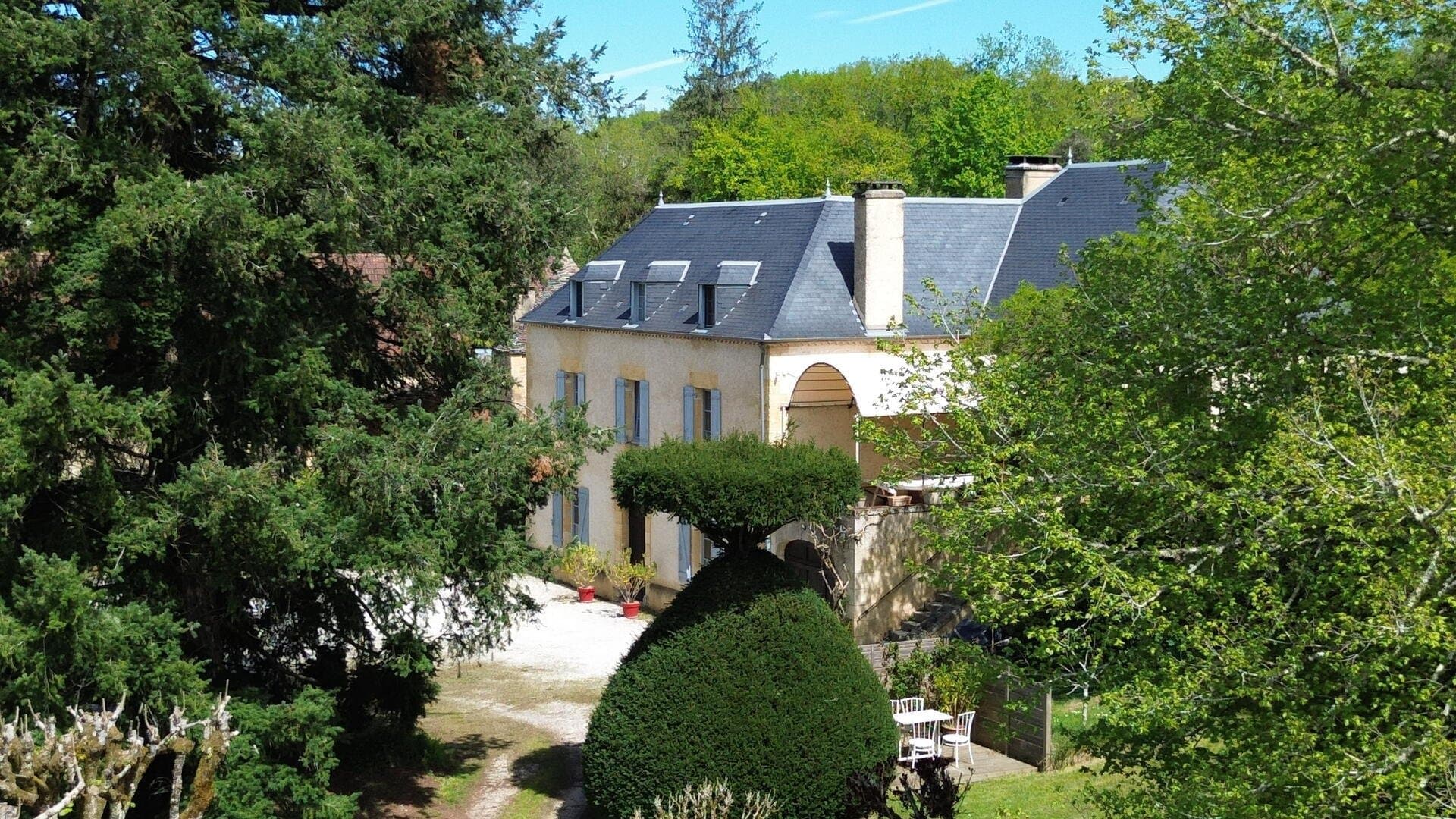 Charming Manor With Gîtes And Pool Near Sarlat 3