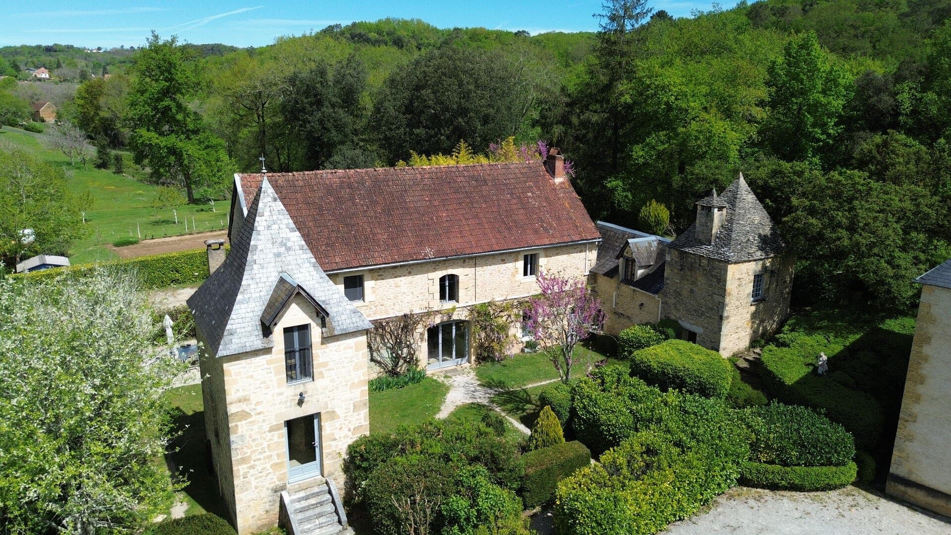Charming Manor With Gîtes And Pool Near Sarlat 4