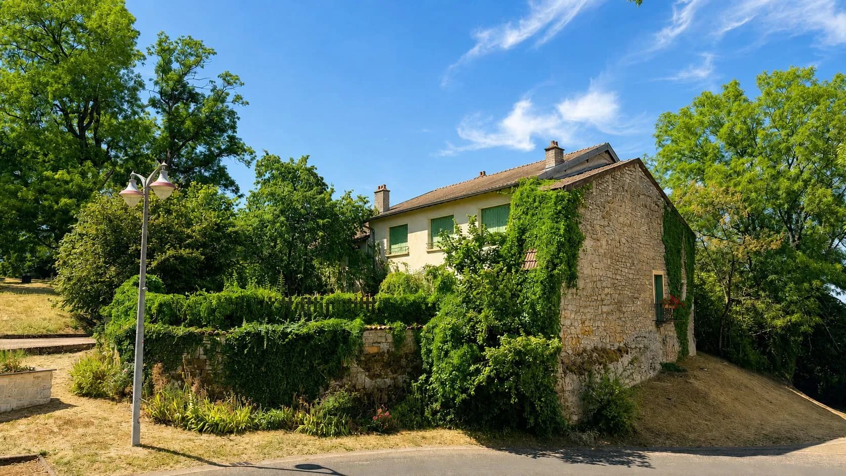 Historic Mousson Château With Barn And Exceptional Views 4