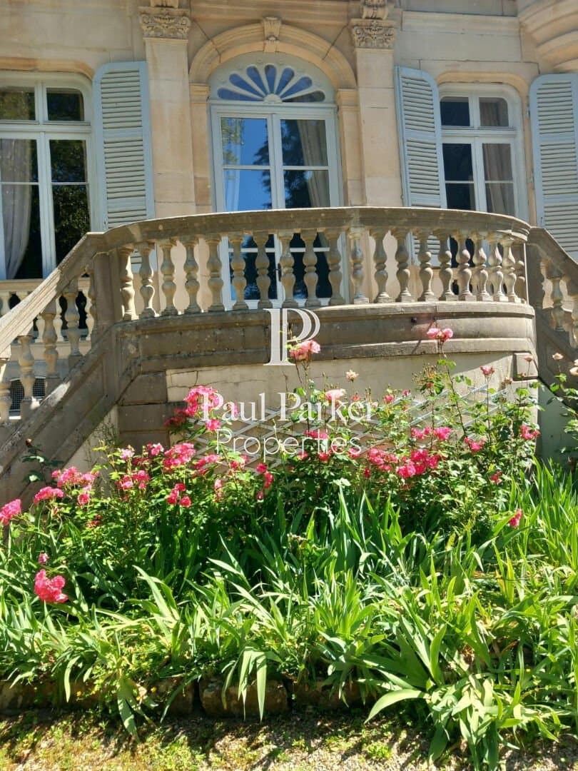 Exceptional 19th Century Neo-Renaissance Château with 10 Bedrooms 5