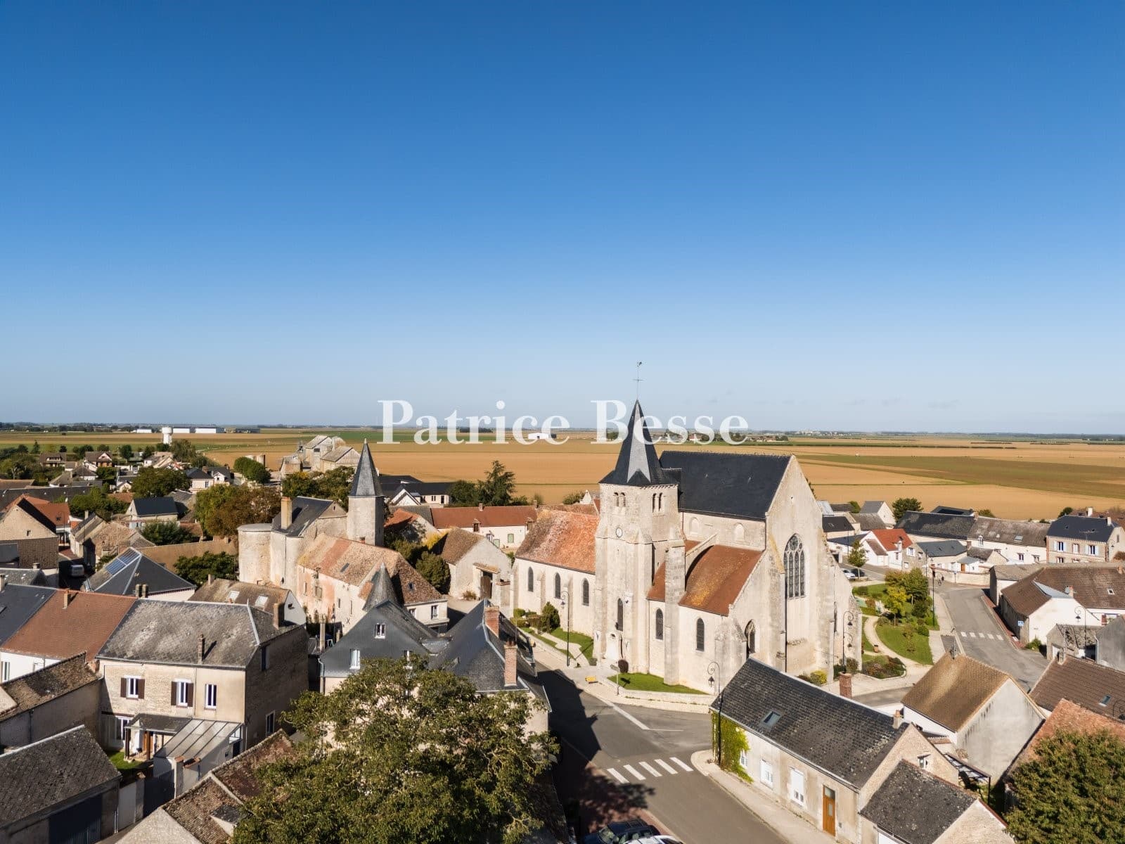 Historic 12th Century Château with Garden and Watchtower 5