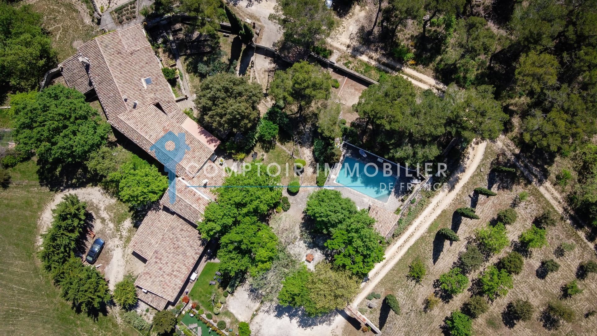 Charming Stone Property With Pool And Garden Near Gordes 5
