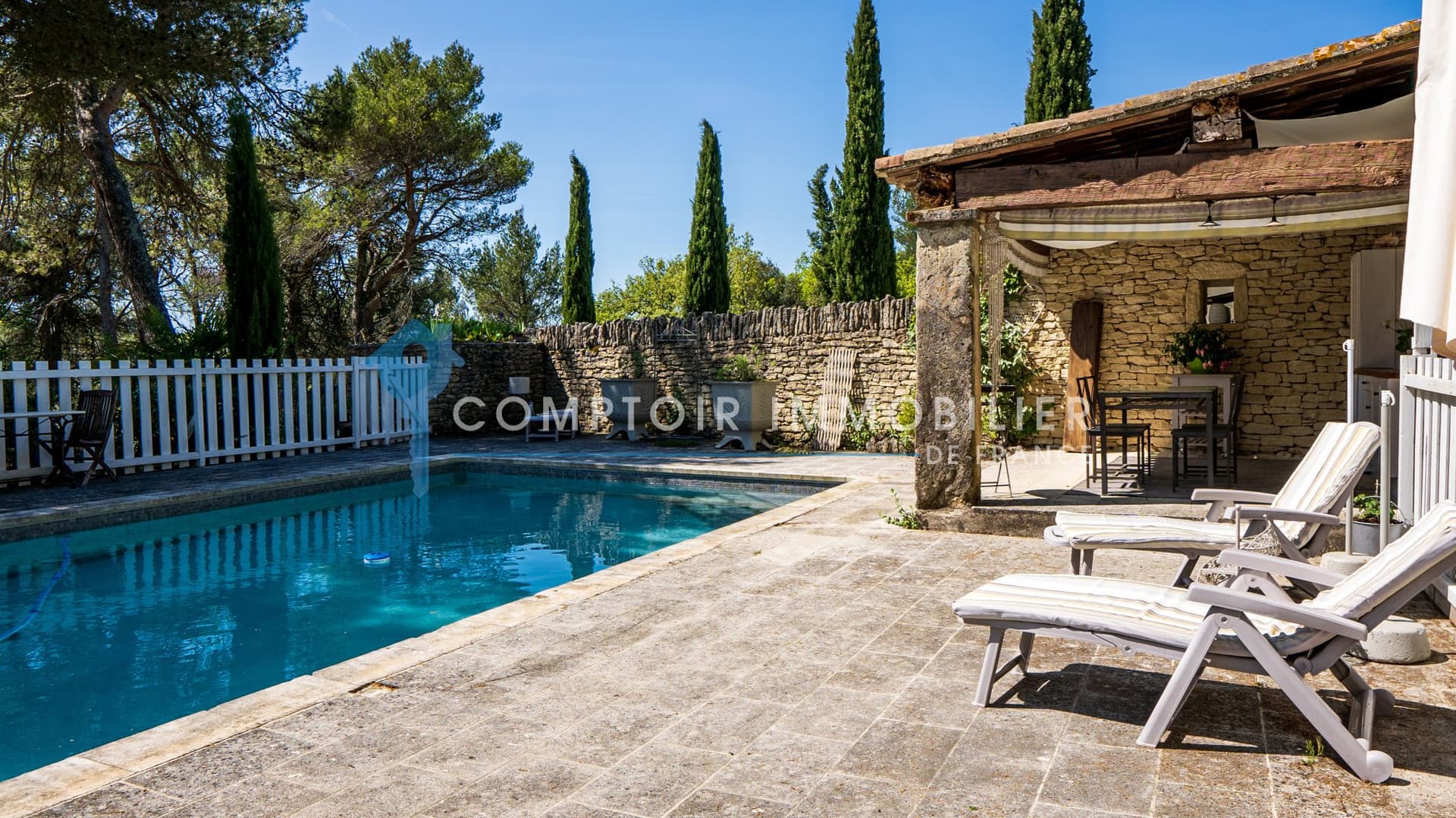 Charming Stone Property With Pool And Garden Near Gordes 2