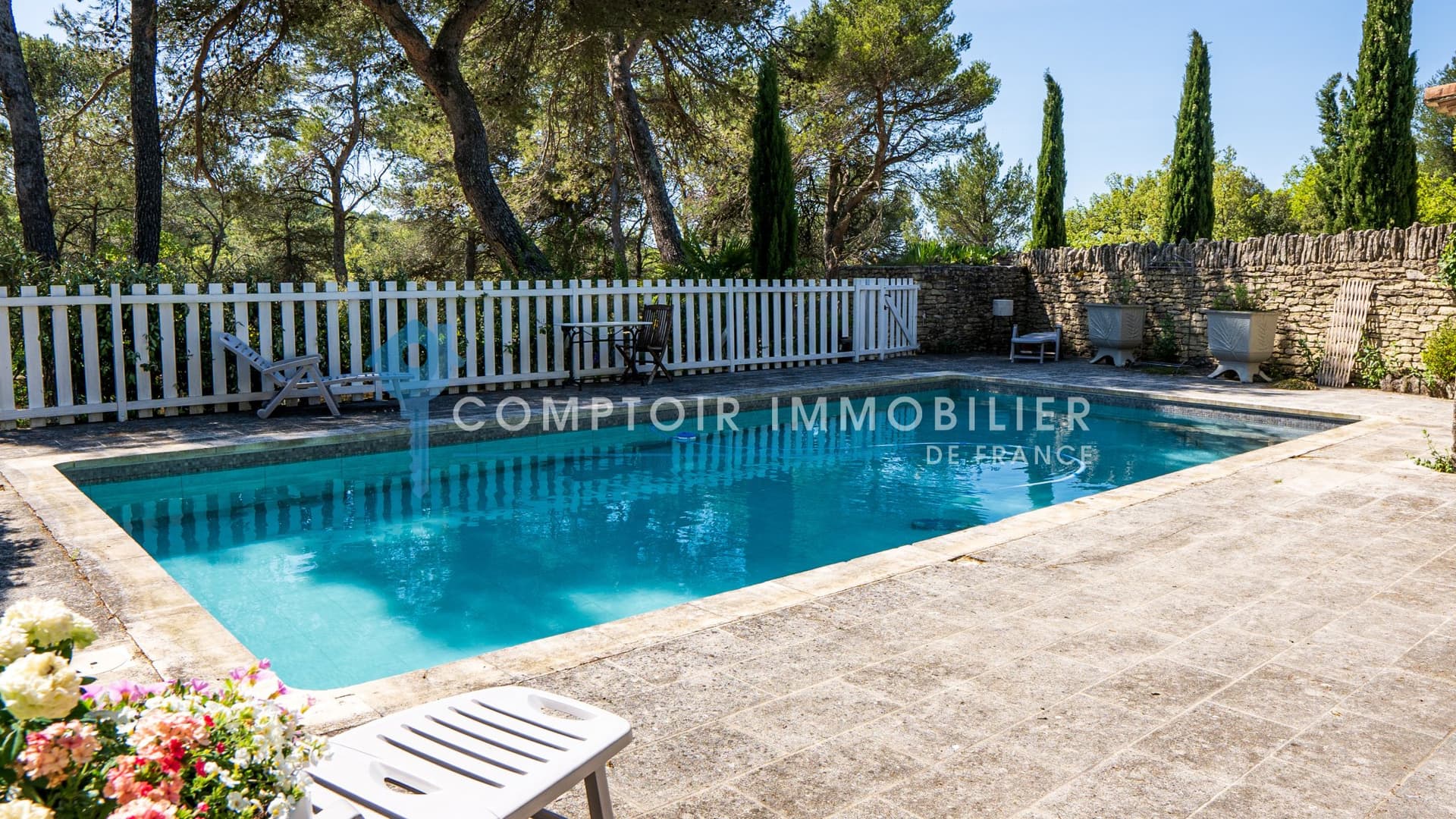Charming Stone Property With Pool And Garden Near Gordes 3
