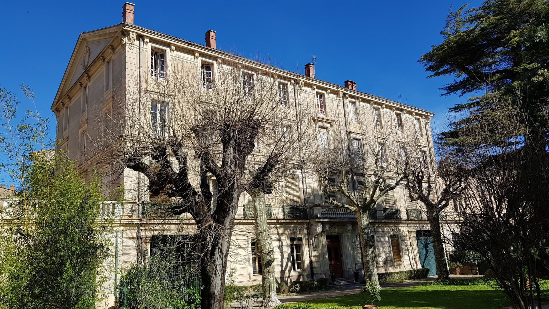Exceptional 19th Century Mansion With 11 Apartments And Swimming Pool — in Occitanie, France