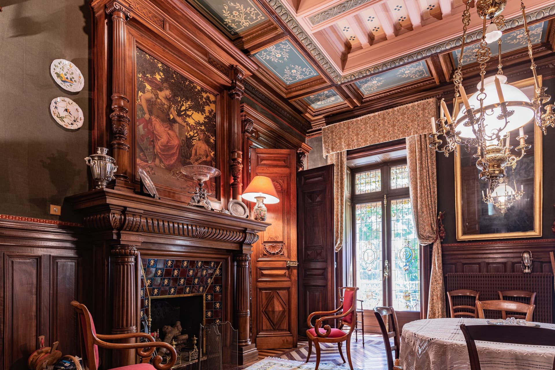 Exceptional 19th Century Mansion With 11 Apartments And Swimming Pool 4