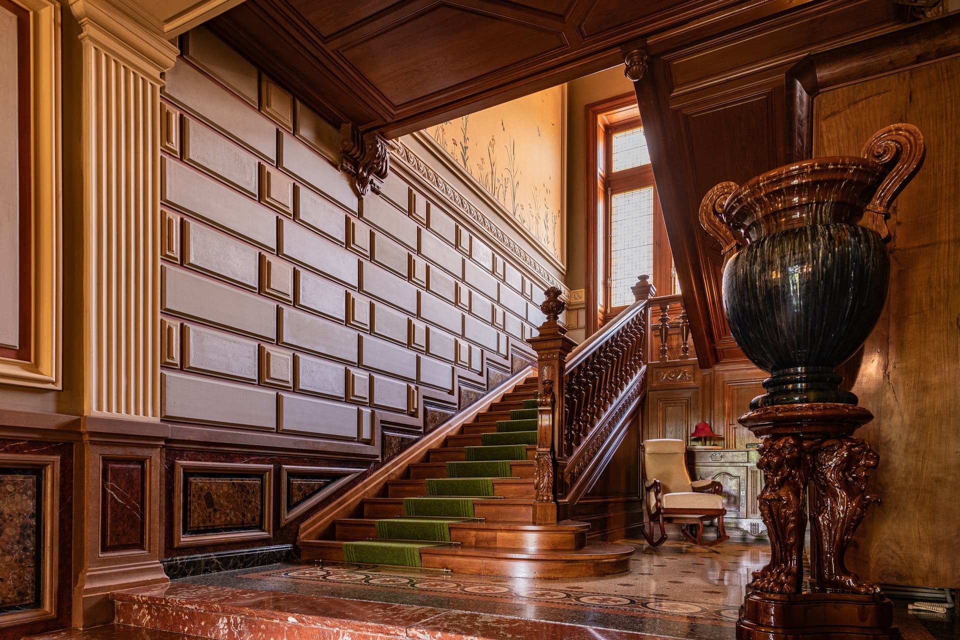 Exceptional 19th Century Mansion With 11 Apartments And Swimming Pool 5