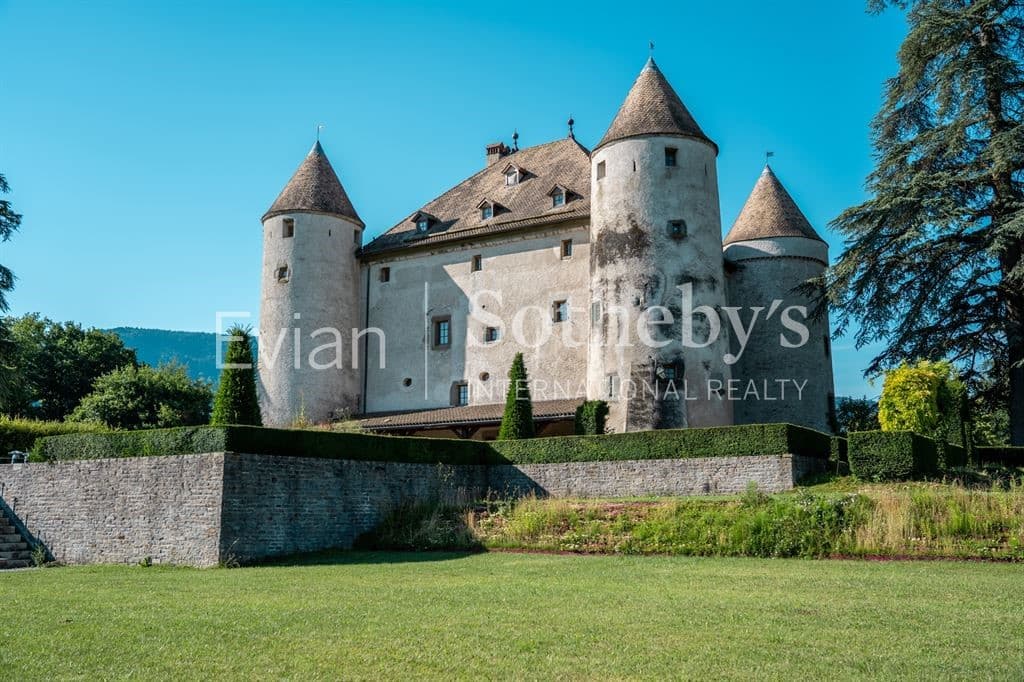Château de Buffavent 1204.0 Sqm 14 Bedrooms 2