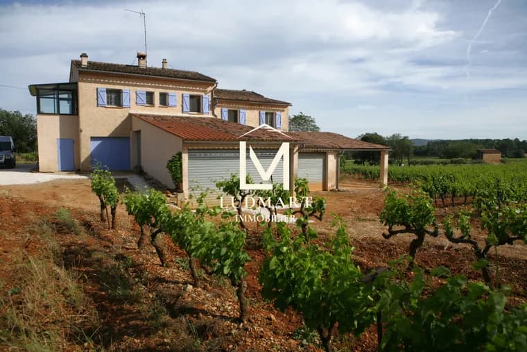 Charming Wine Estate With 7 Bedrooms And Côtes De Provence Vineyards 2