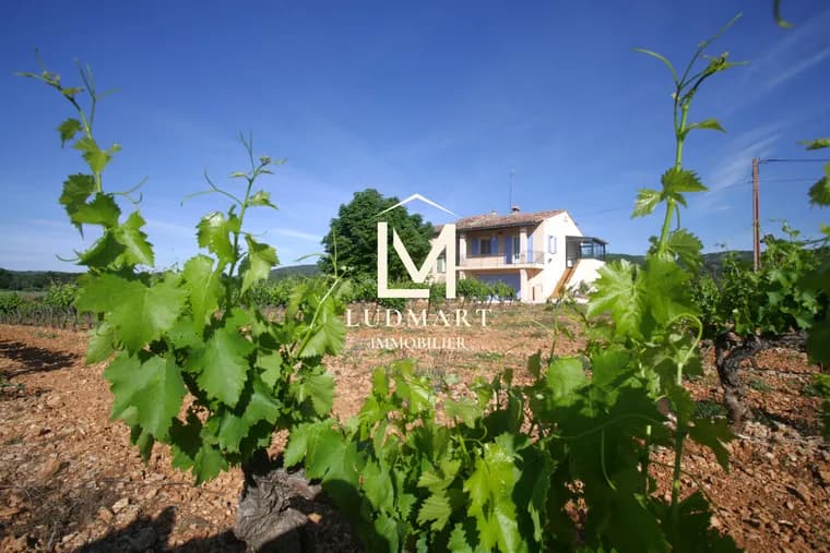 Charming Wine Estate With 7 Bedrooms And Côtes De Provence Vineyards 4