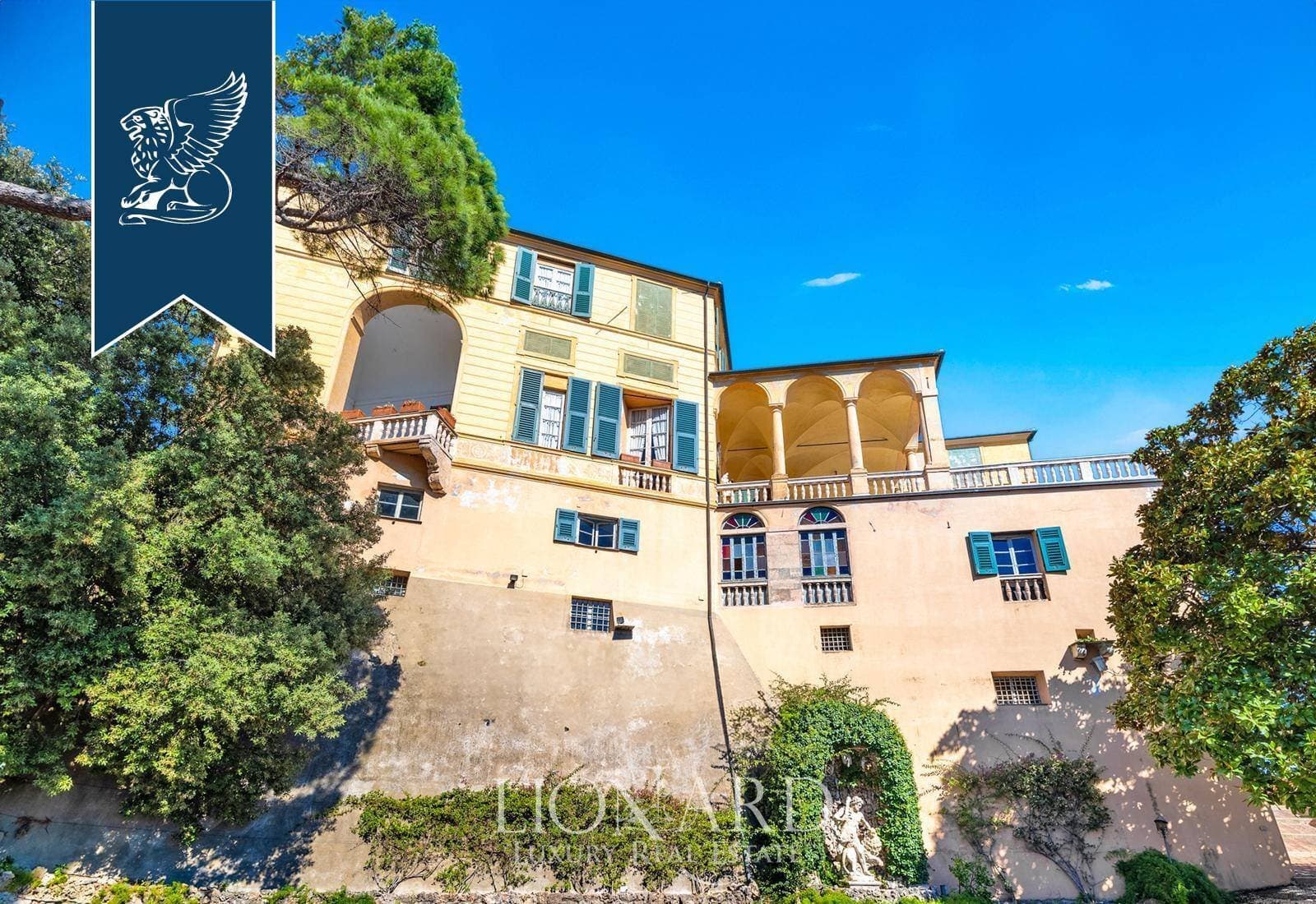 Historic Castle With Infinity Pool And Sea Views In Liguria 4