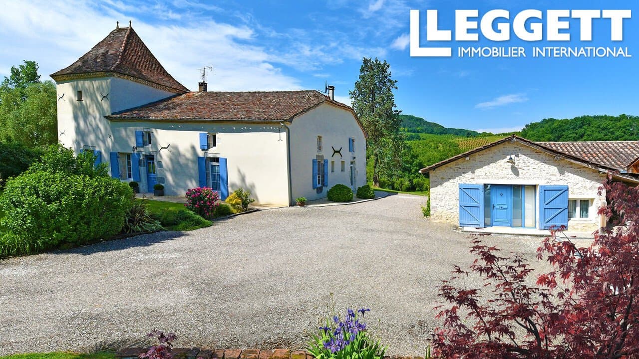 Elegant Estate With Manoir, Guest Cottage And Apartment In Picturesque Southwest France