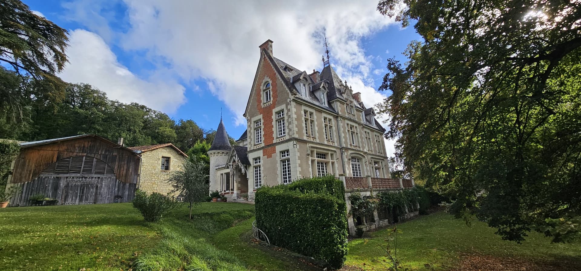 19th Century Château Equestrian Estate With Extensive Grounds 4