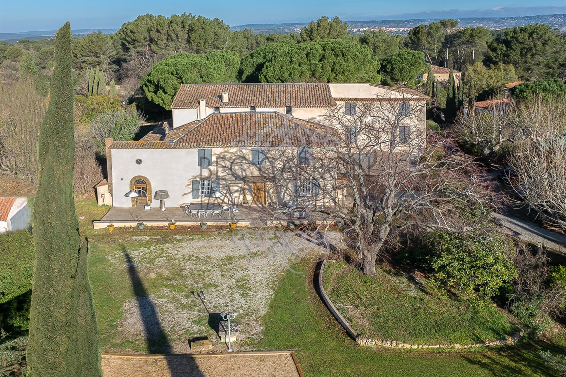 Magnificent Fully Restored 18th Century Property with Pool 3
