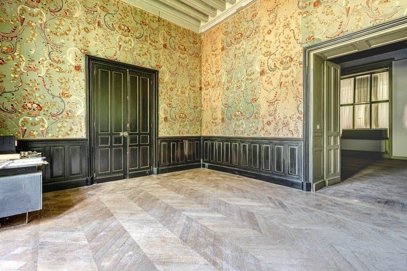 Elegant Neo-Gothic Château with 16 Bedrooms and 5.7 Hectare Park 4