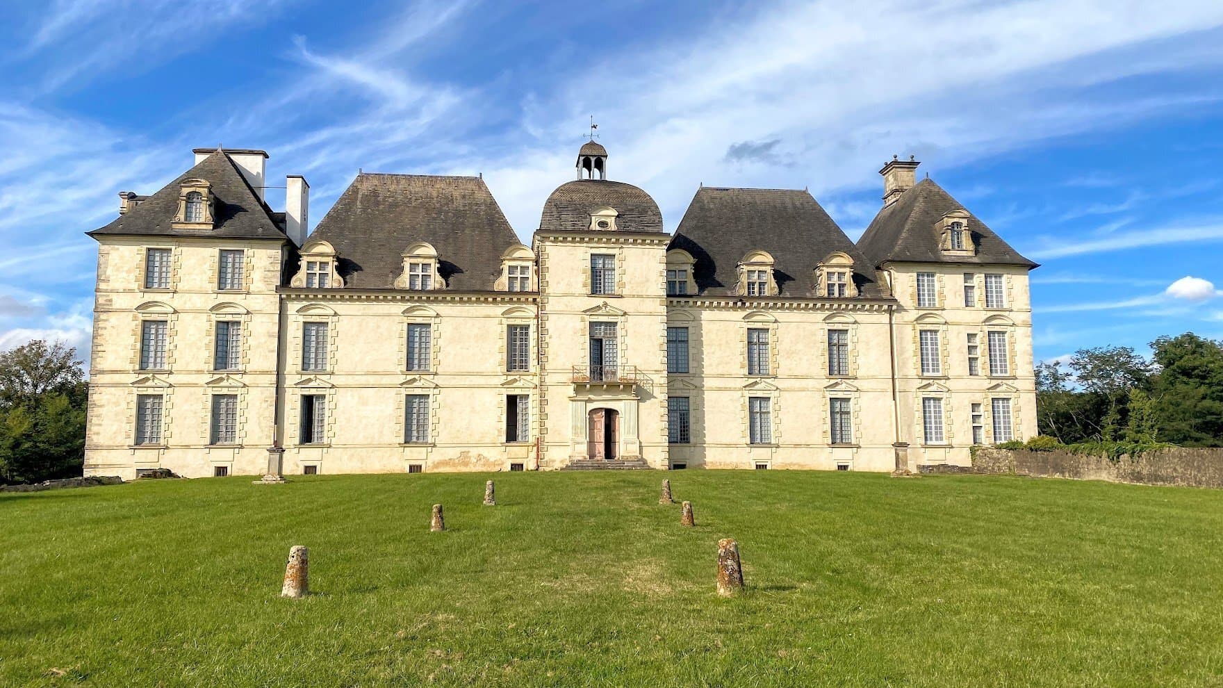 Historic Château With 3000 Sqm Living Space And Unique Potential — Château for sale in France